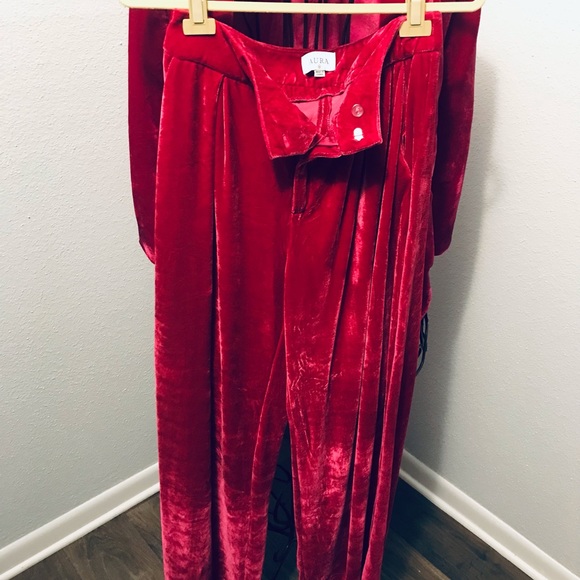 Ladies two piece pants suit. - Picture 5 of 8